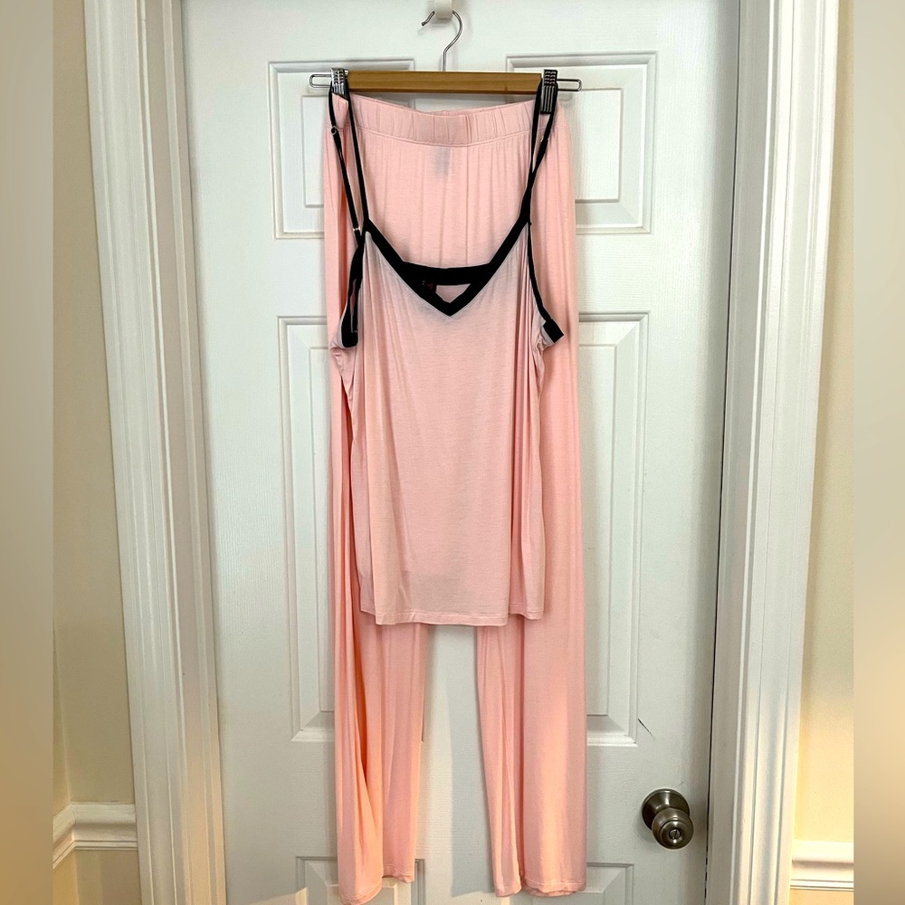 Never worn Maidenform silky PJ set!